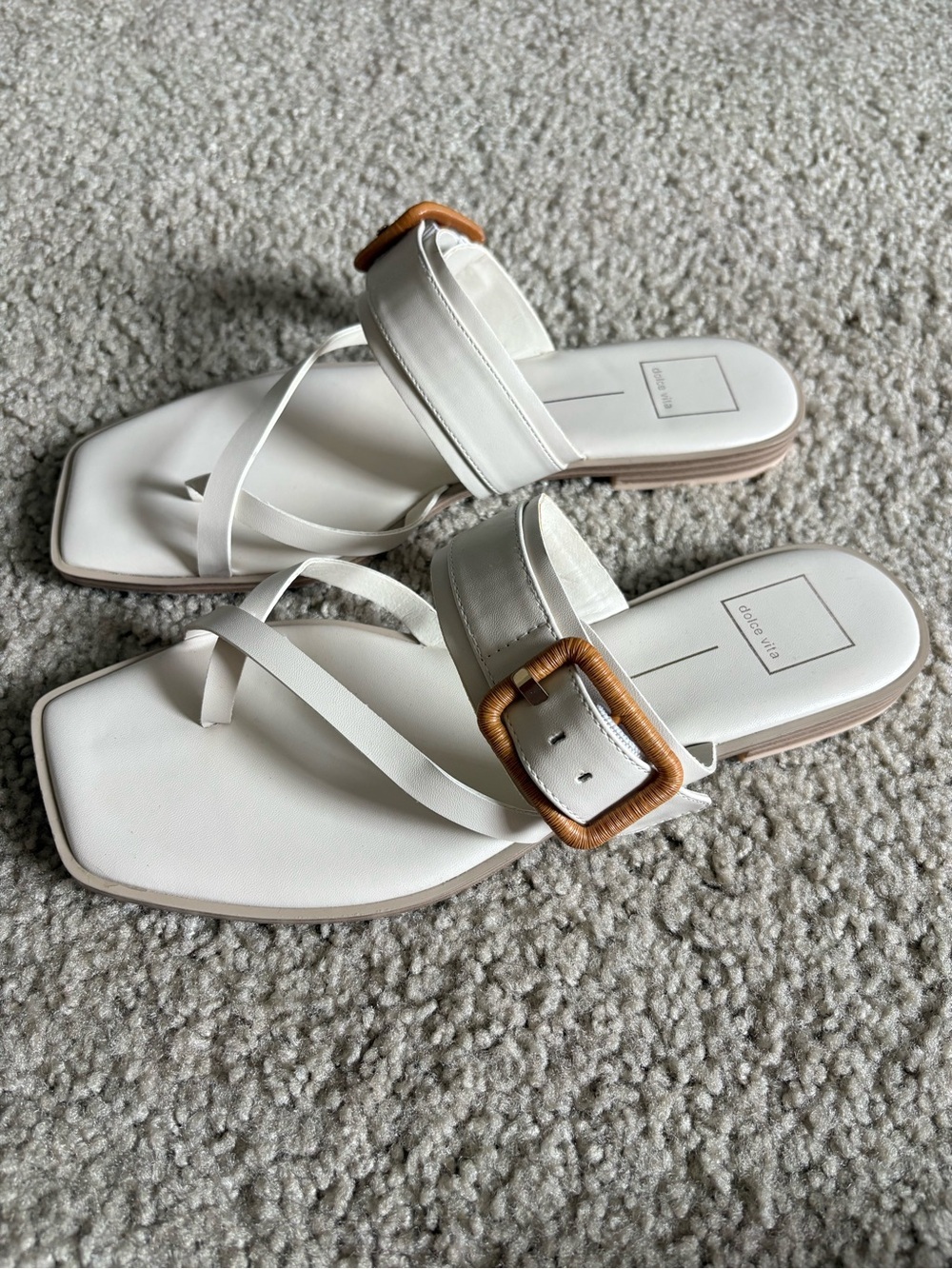 Dolce Vita Perris Flat Leather Sandal in Cream 10